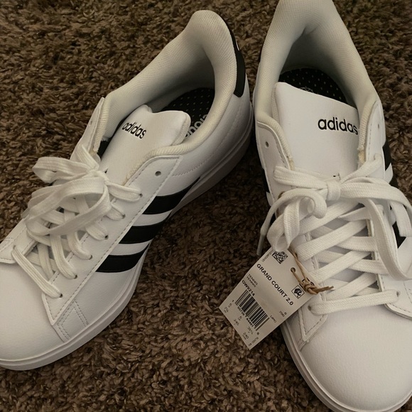 Adidas size 7.5 women’s shoes - Picture 1 of 6